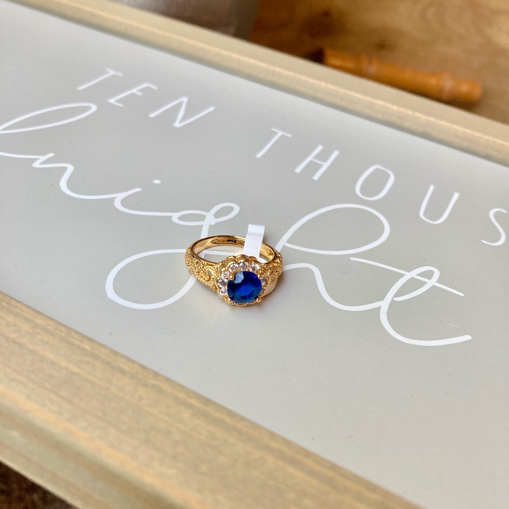 Royal Sapphire Blue Stunning Zirconia Gold Ring - Picture 5 of 5